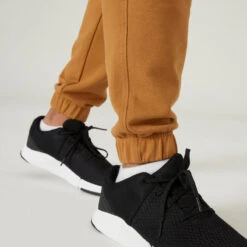 Pantalón Jogger Fitness 500 Essential Hombre Marrón Avellana -Fitness Tienda pantalon jogger fitness 500 essential hombre marron avellana 2