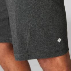 PANTALONES CORTOS HOMBRE SHORT COMFORT YOGA ECOFRIENDLY GRIS -Fitness Tienda pantalones cortos hombre short comfort yoga ecofriendly gris 2