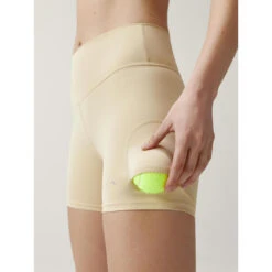 Born Living Yoga Shorts Deportivos De Mujer En Tejido Performance Con Bolsillo Para Pelota -Fitness Tienda shorts deportivos de mujer en tejido performance con bolsillo para pelota 2